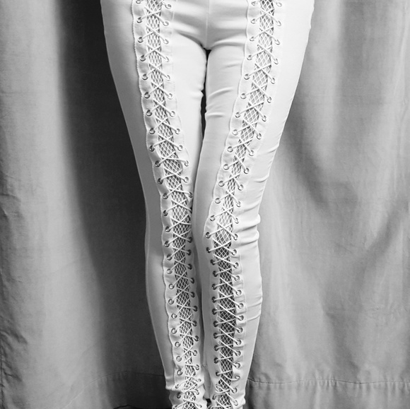 Pants - White women's leggings